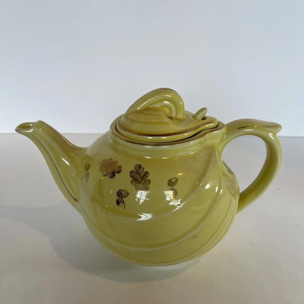 Vintage Hall USA Teapot with Hook Lid - Picture 3 of 11